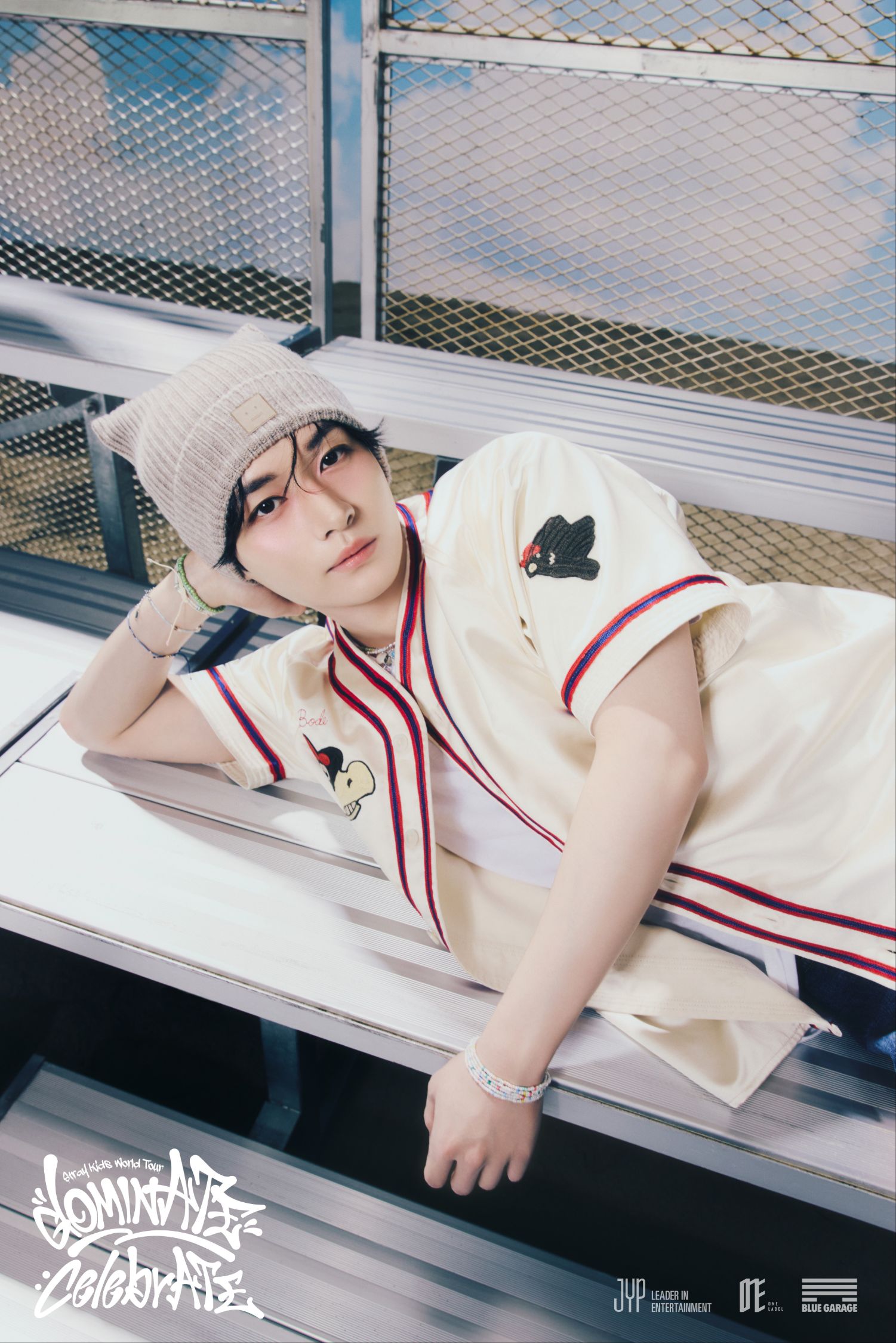 Stray Kids　リノ① Amazon.co.jp: W korea 雑誌 stray kids 表紙 リノ ① : おもちゃ