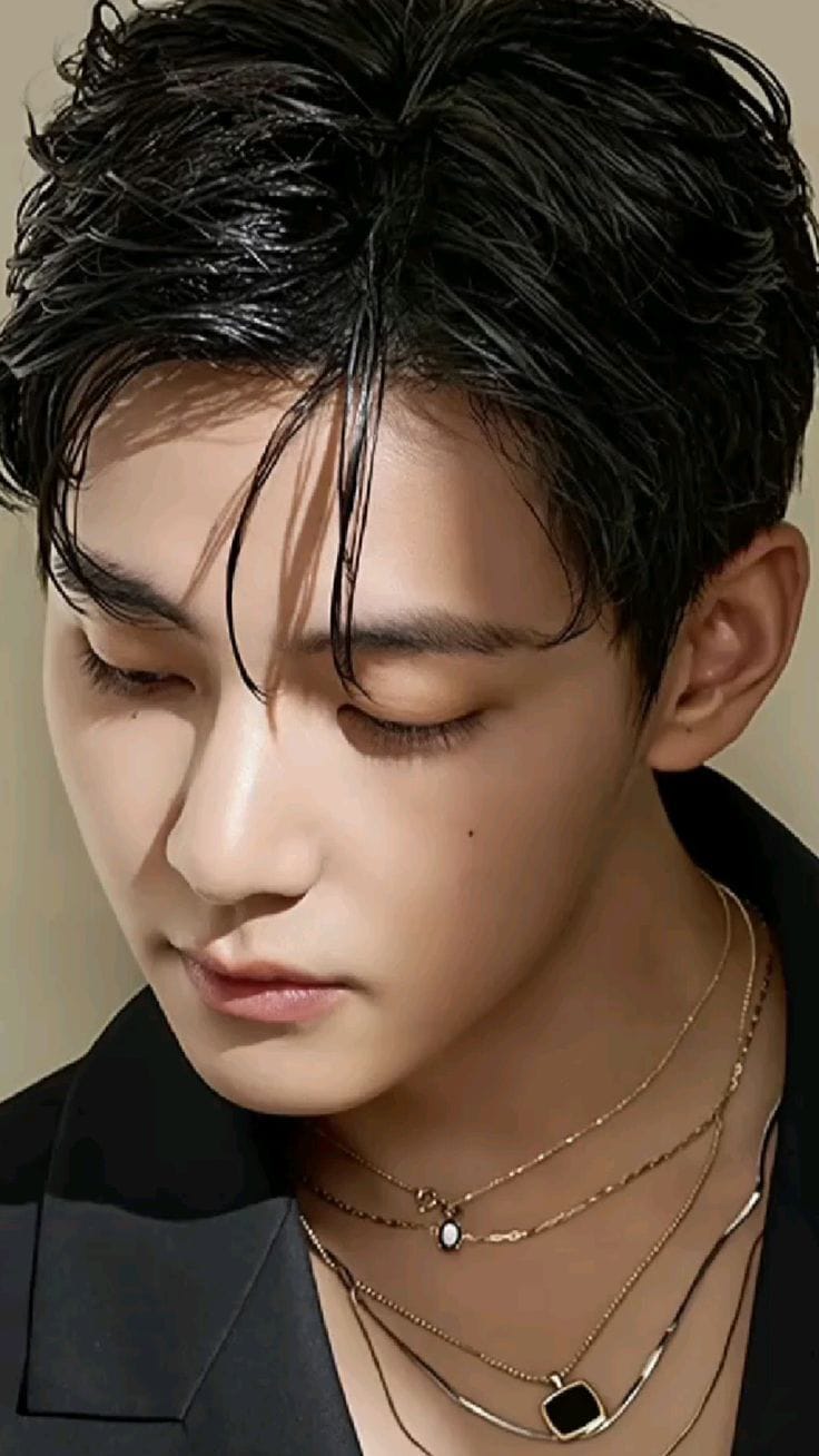 Latest photo of V (BTS)