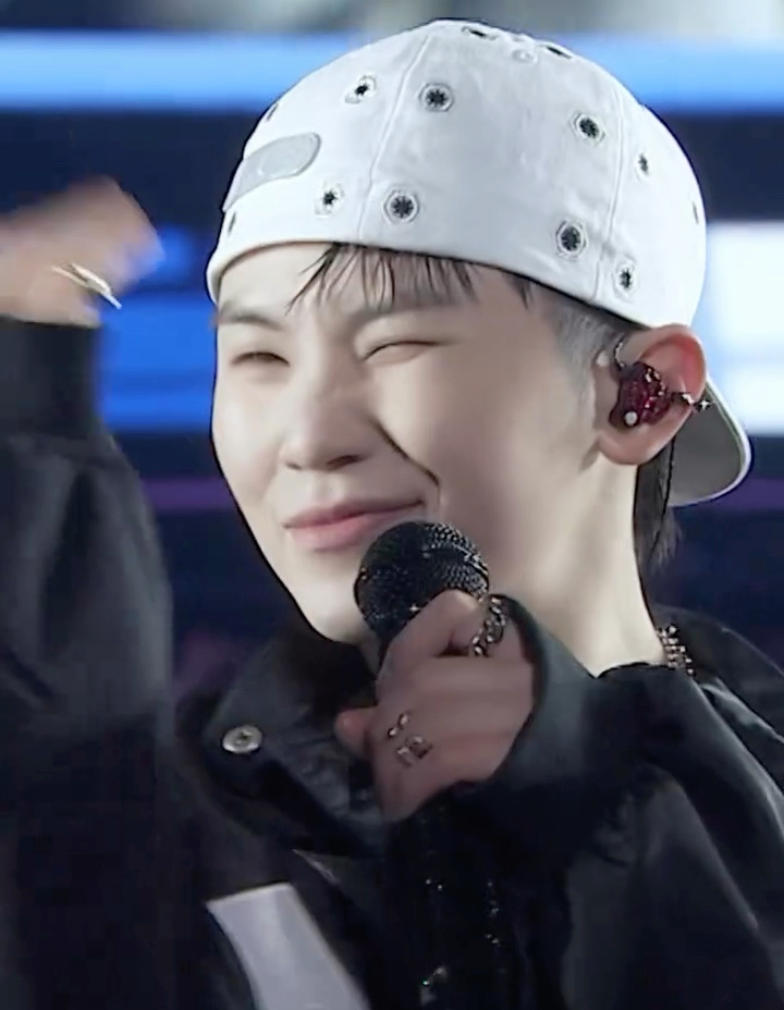 A moment captured by Woozi (SEVENTEEN)'s fan
