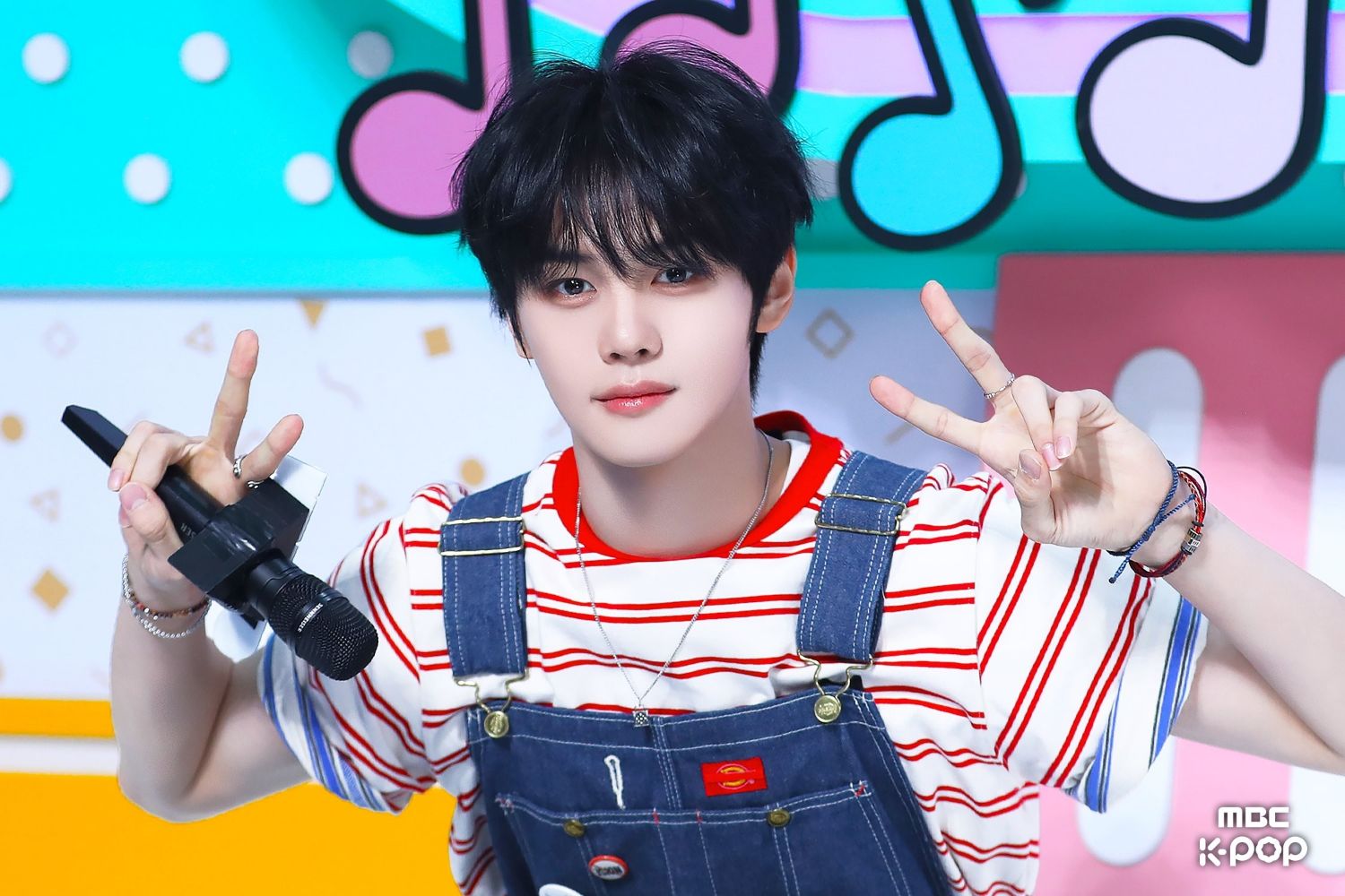 Latest photo of Kim Gyuvin (ZEROBASEONE)