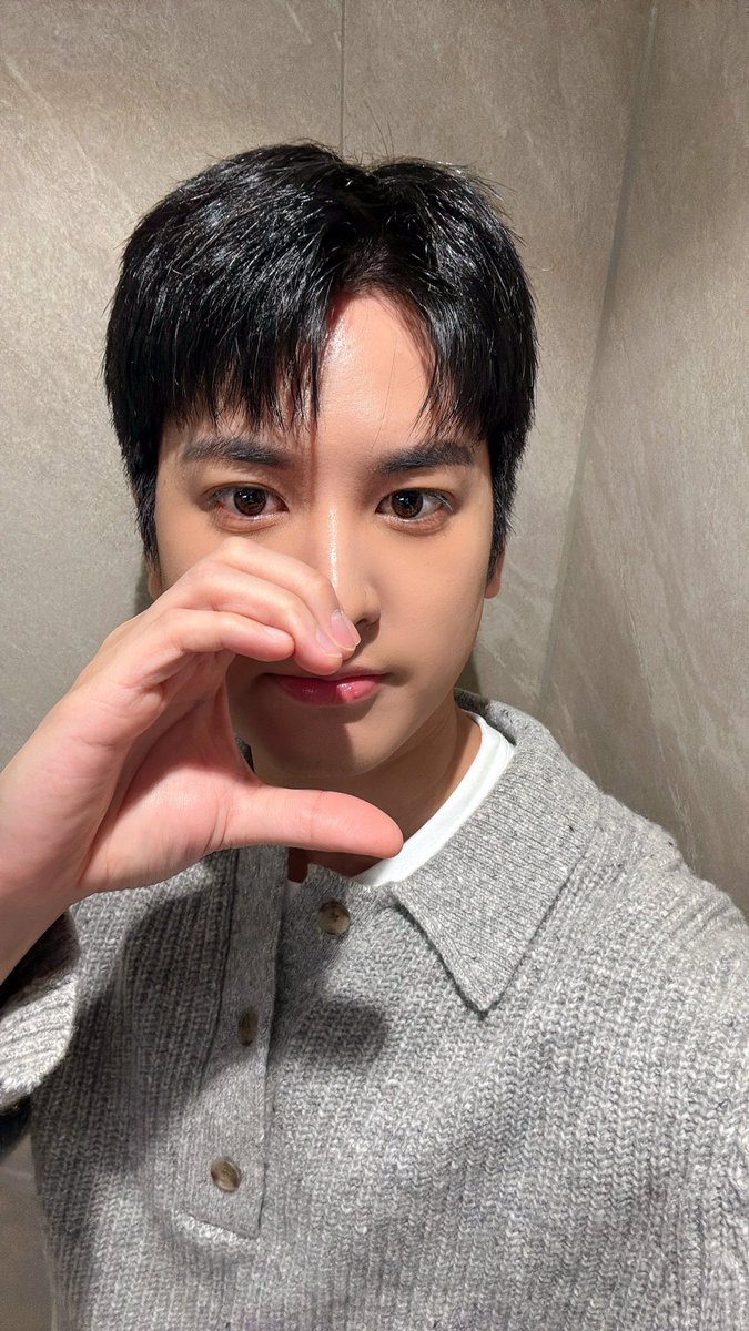 Today's most popular wallpaper in the iKON community