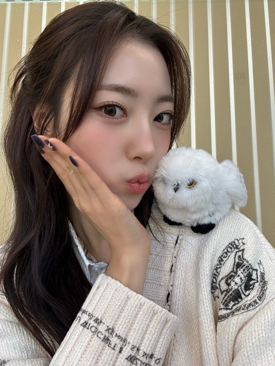 Behind-the-scenes cut of H1-KEY