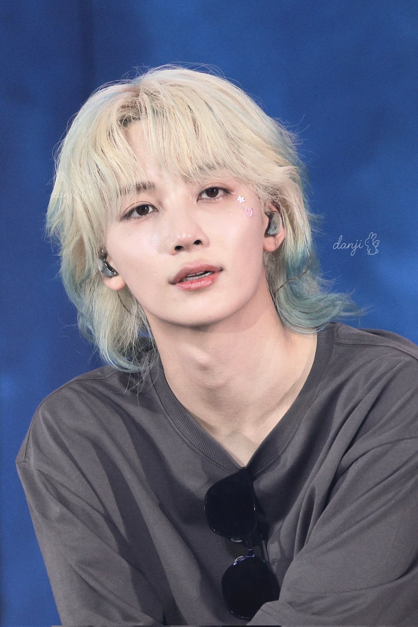 Recent activity shot of Jeonghan (SEVENTEEN)