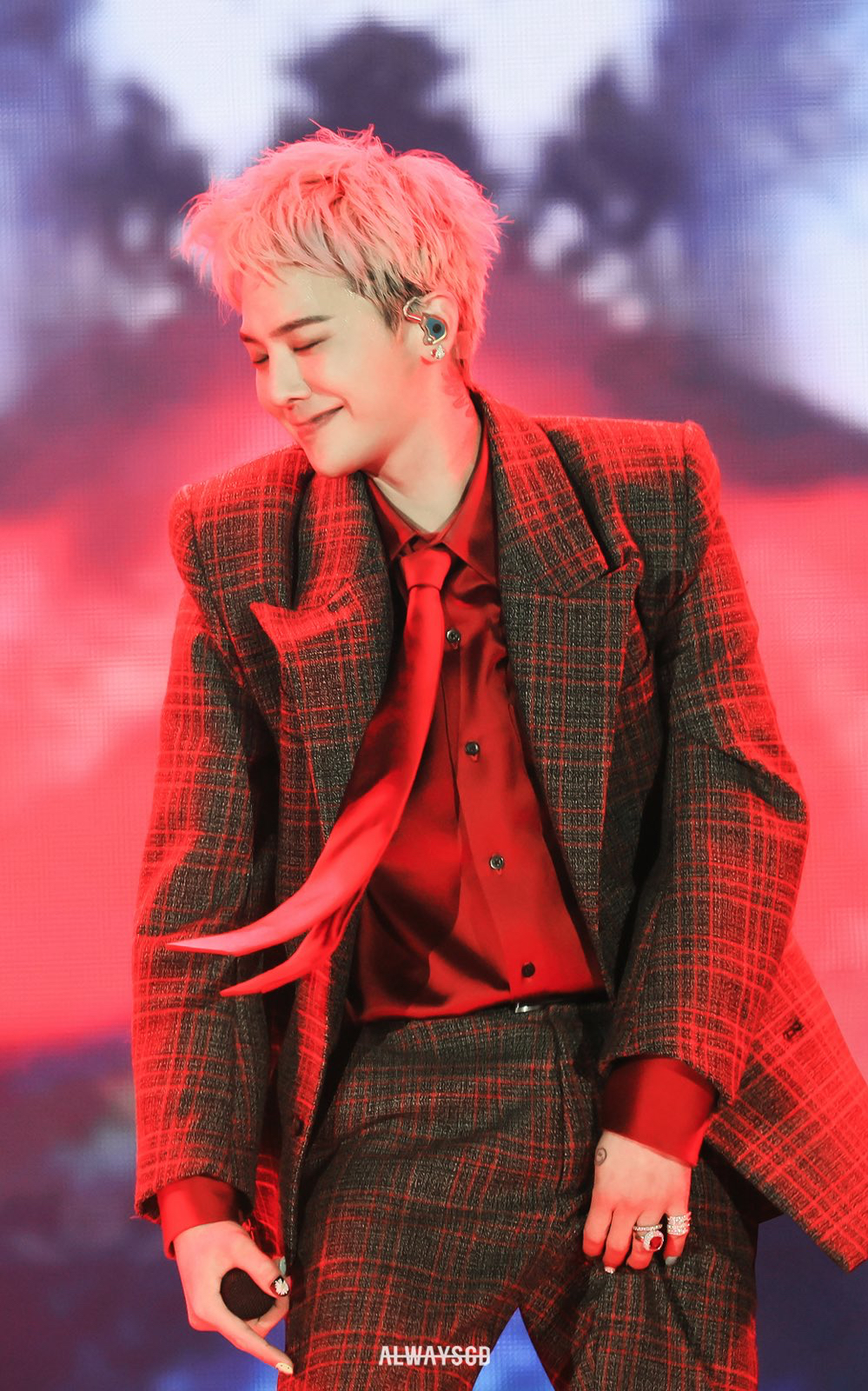 Recent activity shot of G-DRAGON (BIGBANG)