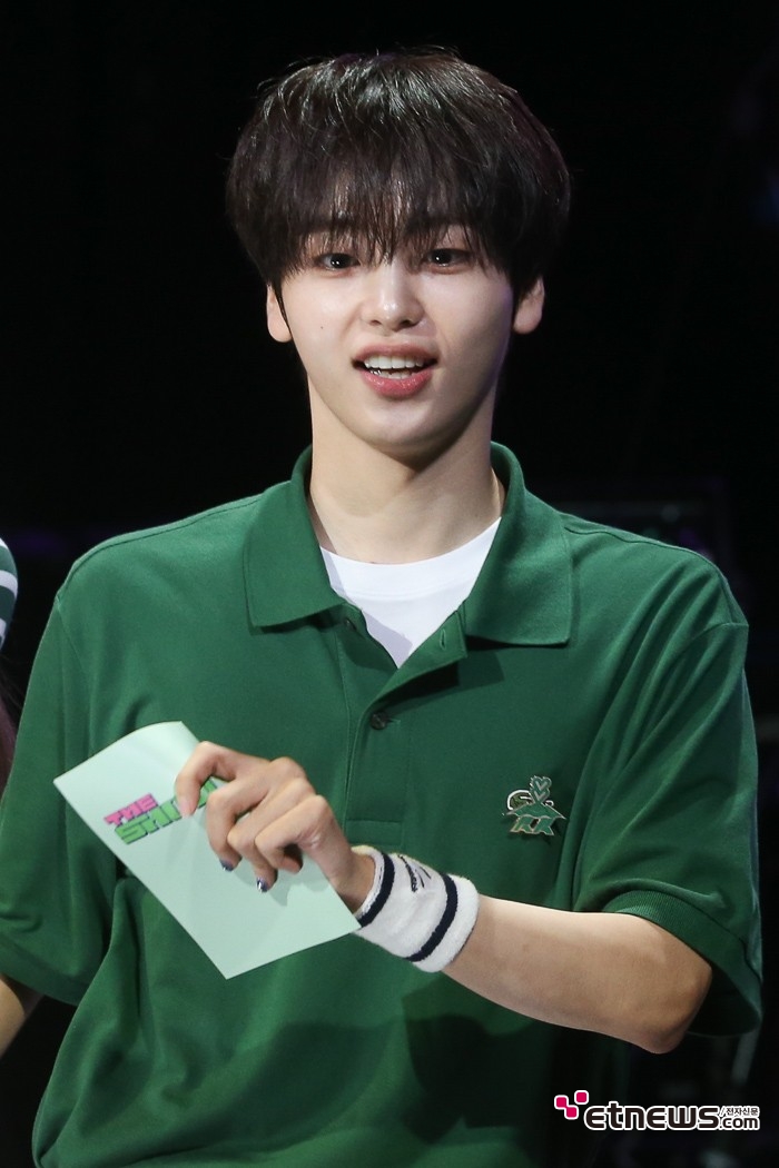 Latest photo of Hyeongjun (CRAVITY)