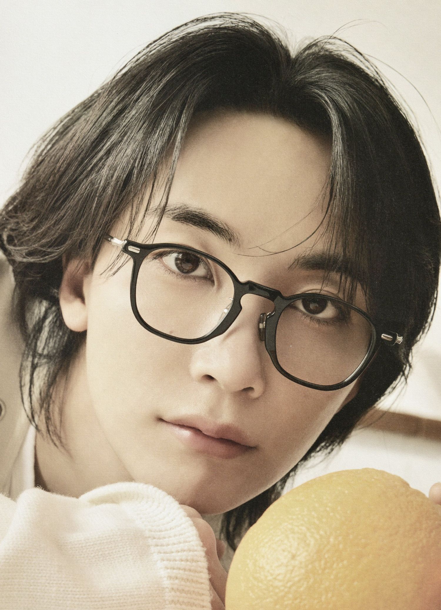 Behind-the-scenes cut of Jeonghan (SEVENTEEN)