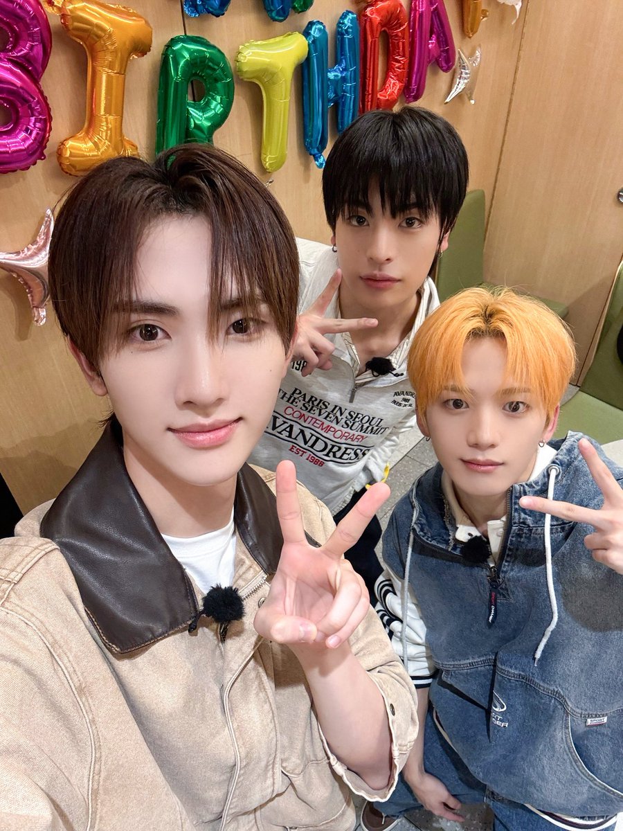 A moment captured by Xikers's fan