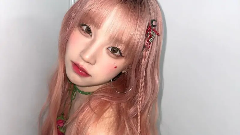 Behind-the-scenes cut of Yuqi ((G)I-DLE)