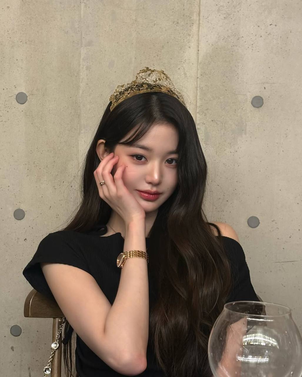 Behind-the-scenes cut of Jang Wonyoung (IVE)