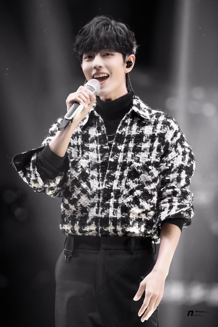 Latest photo of Xiao Zhan