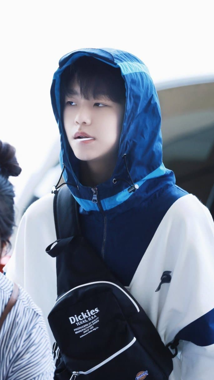 Fan-made special wallpaper for He Xinlong (ALPHA DRIVE ONE)