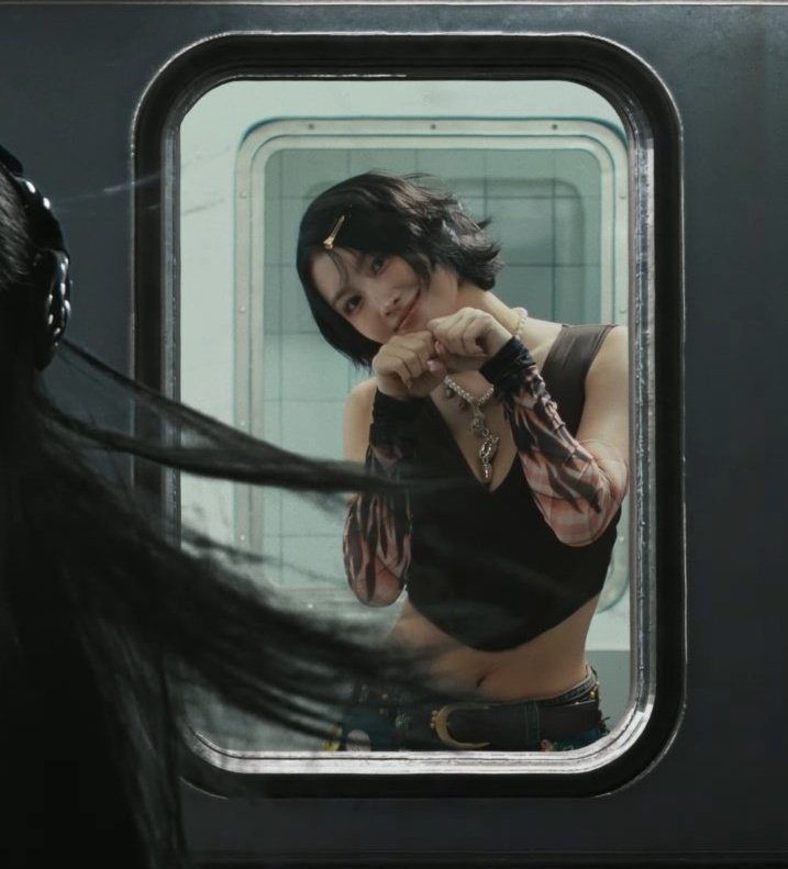 Recent activity shot of Momo (TWICE)
