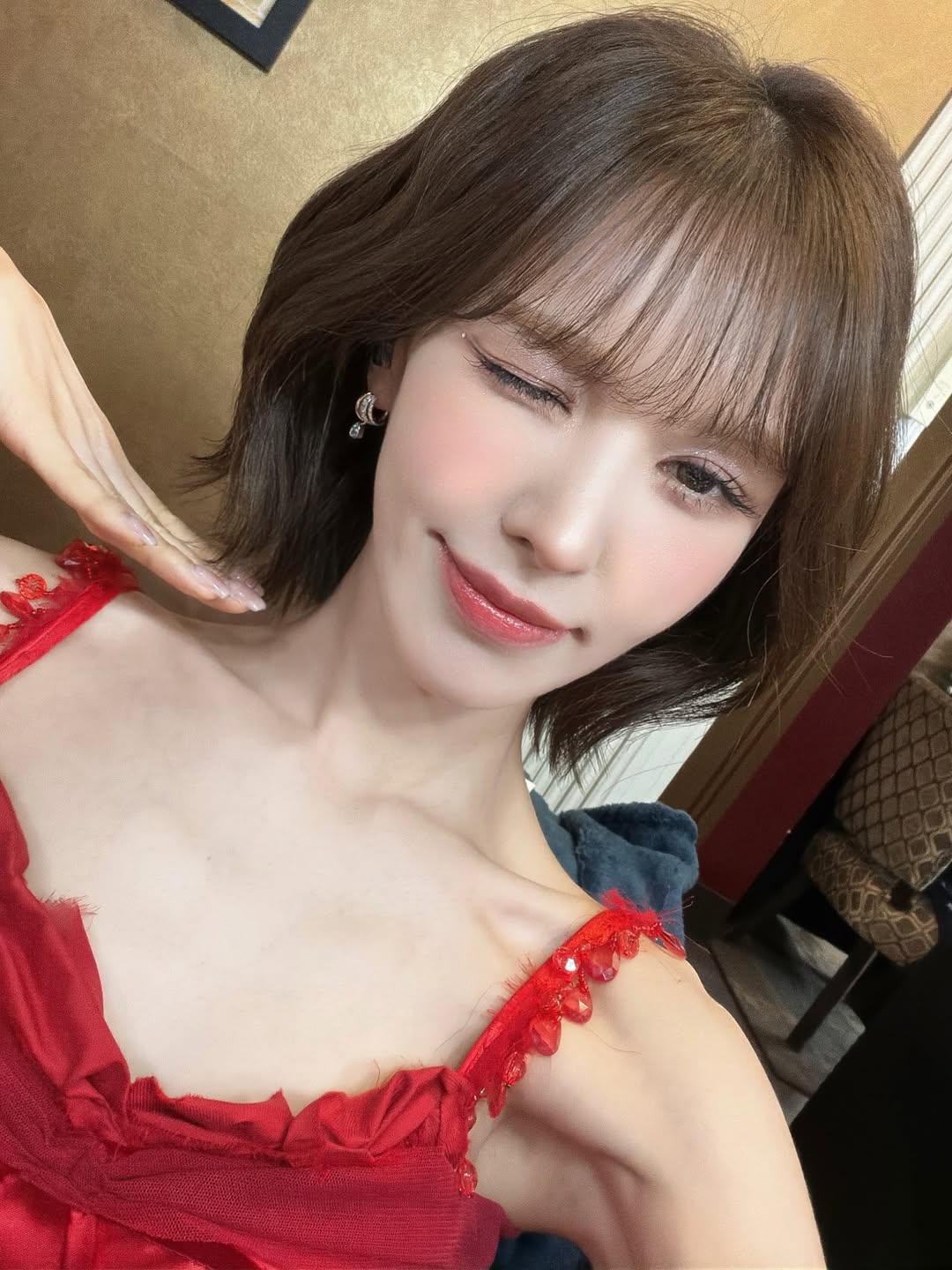 Behind-the-scenes cut of Wendy (Red Velvet)