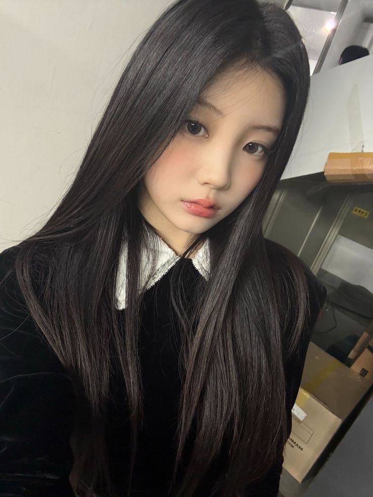 Behind-the-scenes cut of Wonhee (ILLIT)