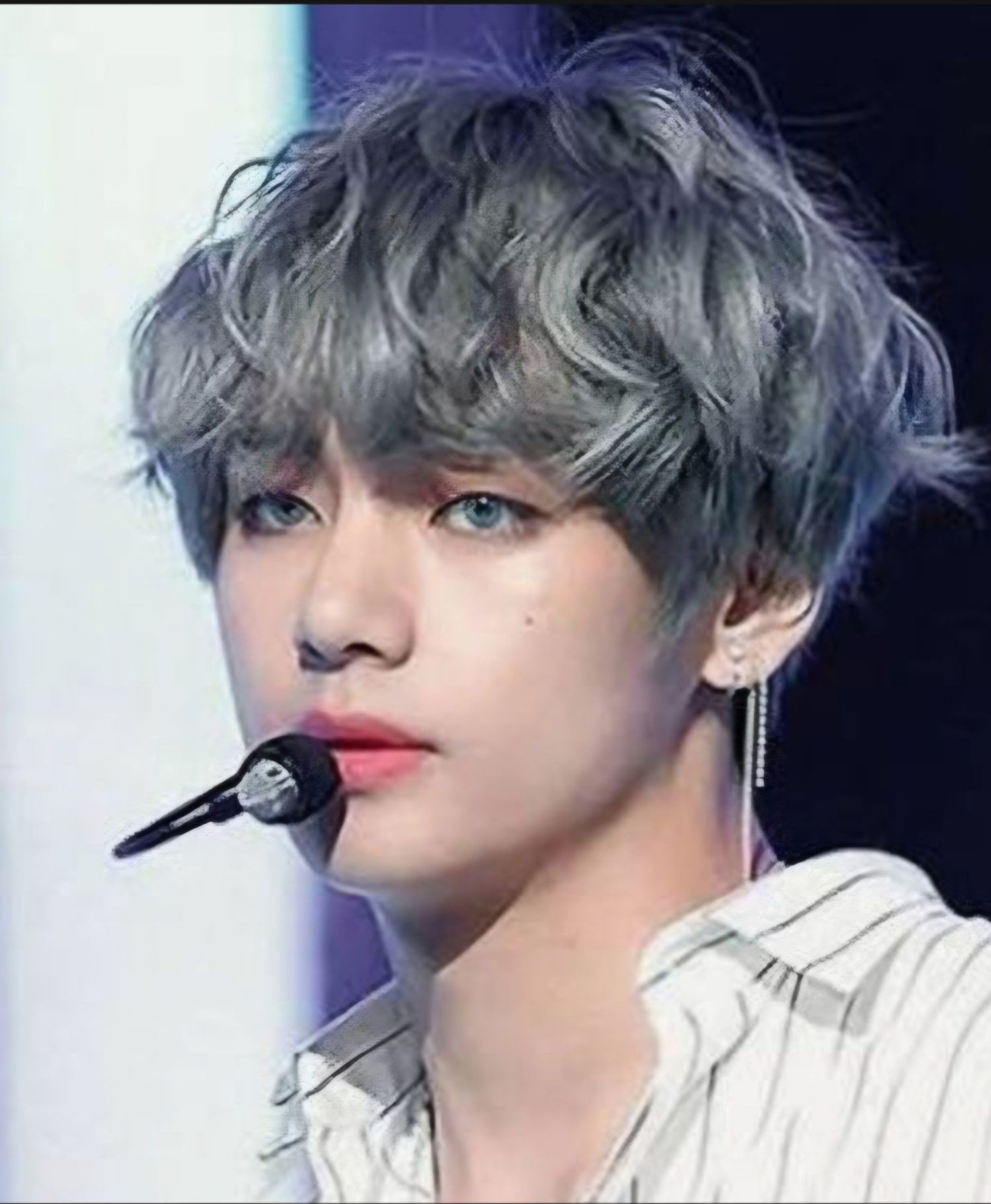 뷔 (방탄소년단)의 비하인드 컷