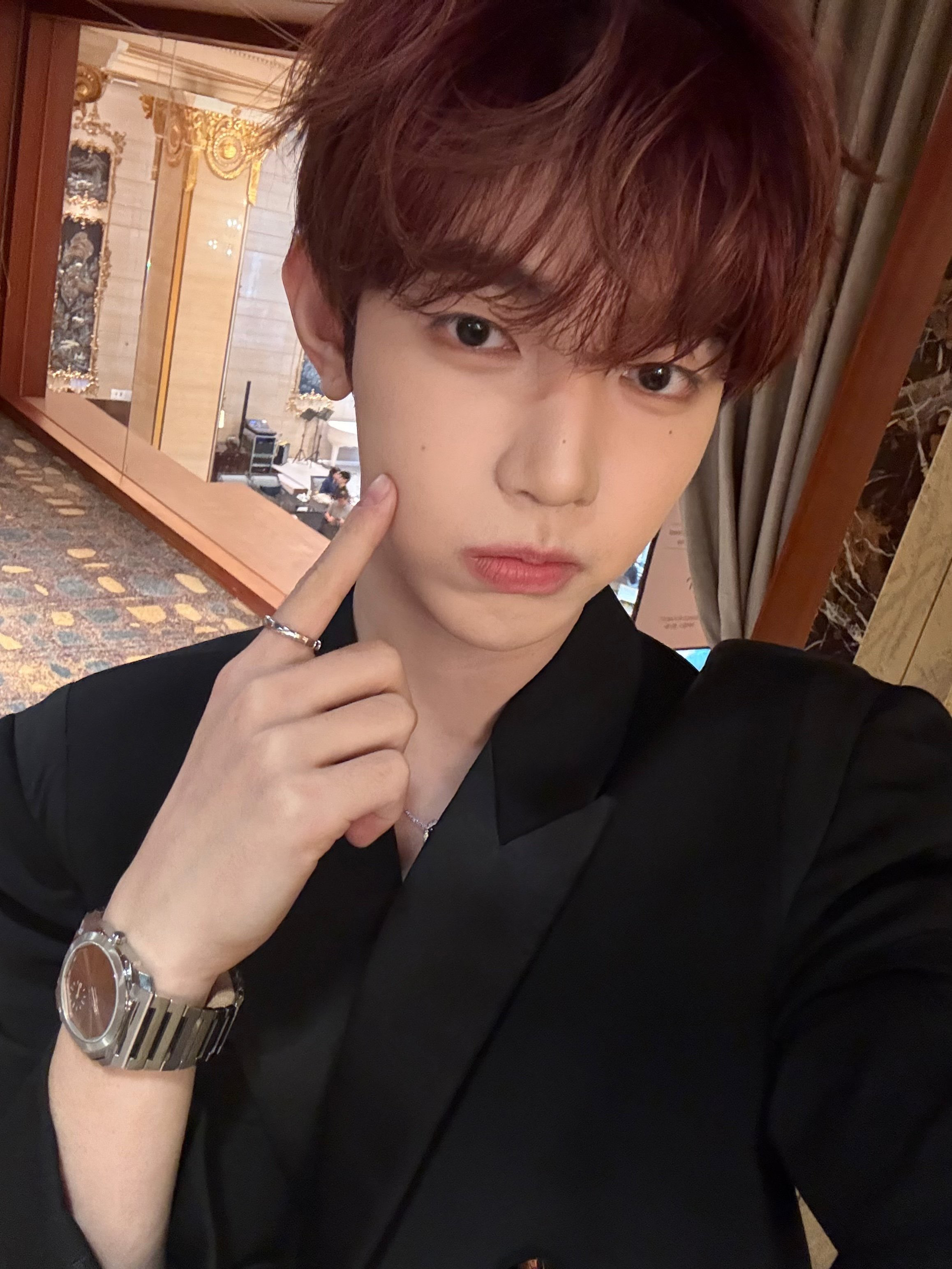 A moment captured by Zhang Hao (ZEROBASEONE)'s fan