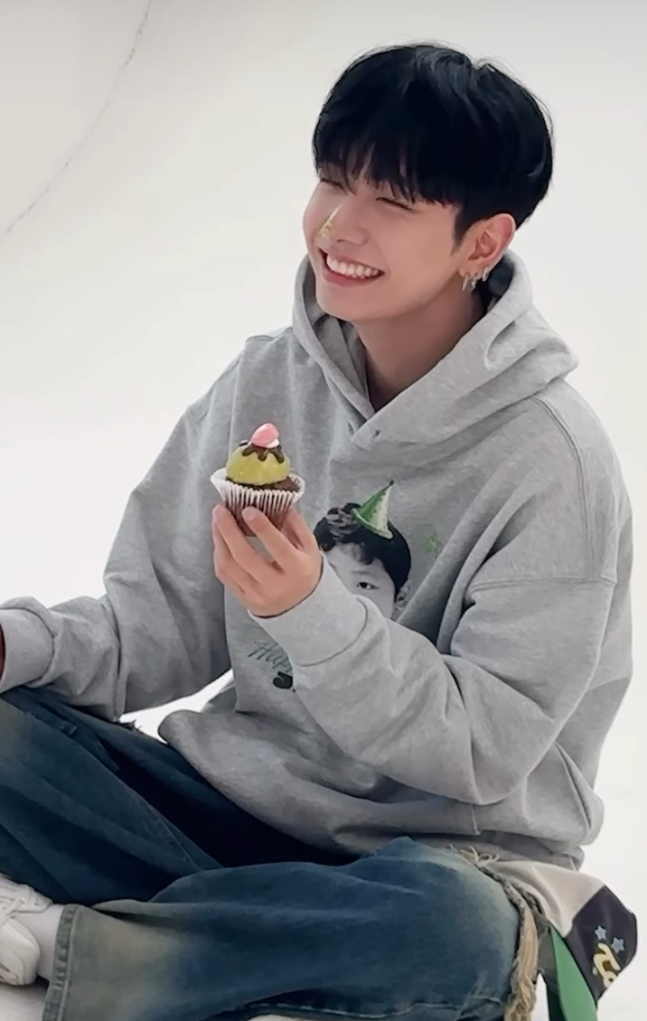 Behind-the-scenes cut of Myeong Jaehyun (BOYNEXTDOOR)