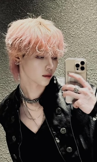 Behind-the-scenes cut of Nicholas (&TEAM)