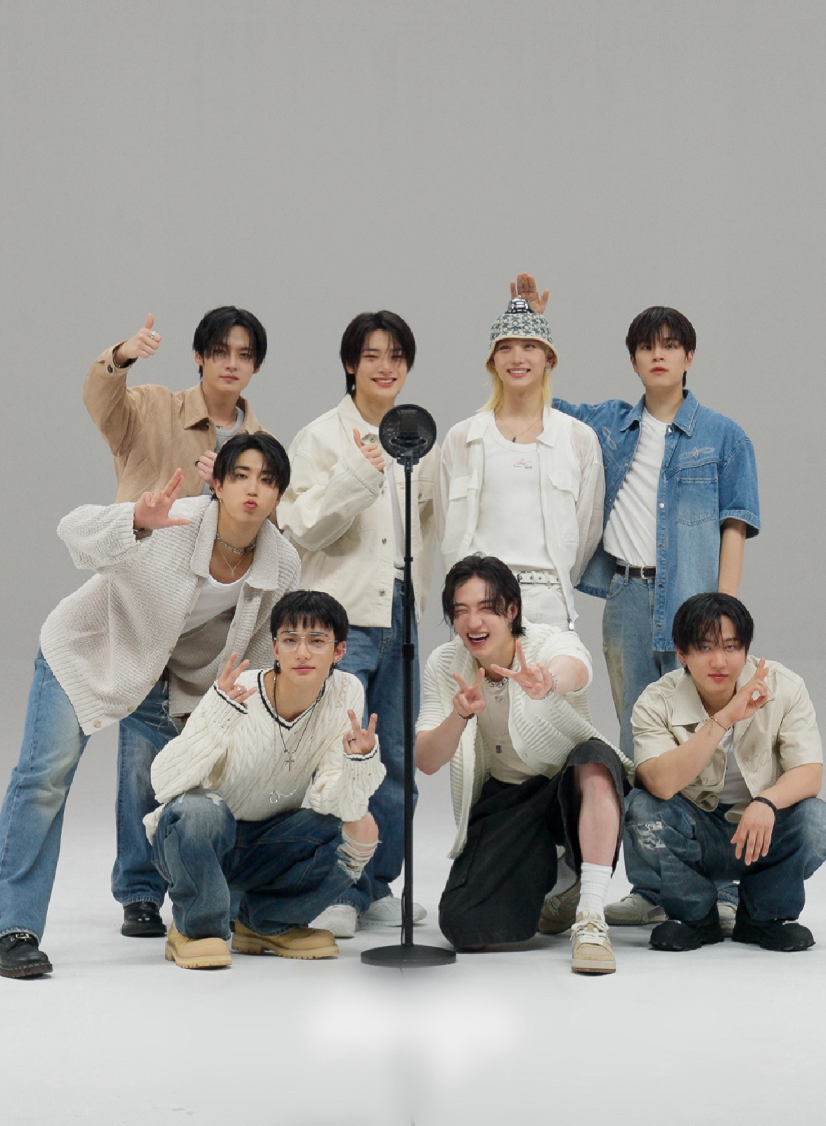 Behind-the-scenes cut of Stray Kids