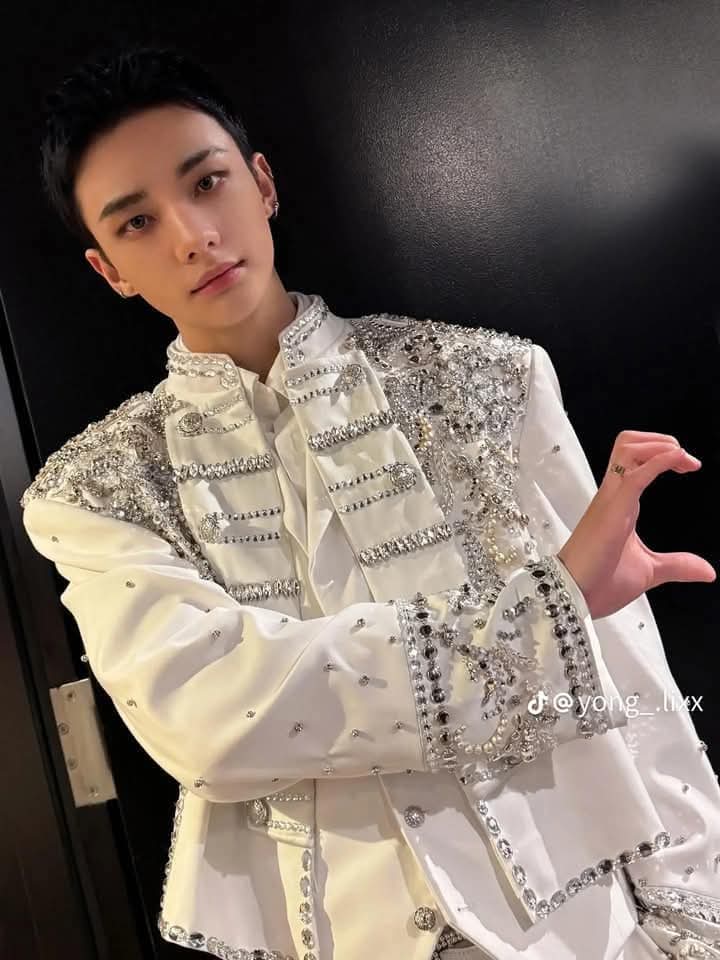 Behind-the-scenes cut of Hyunjin (Stray Kids)