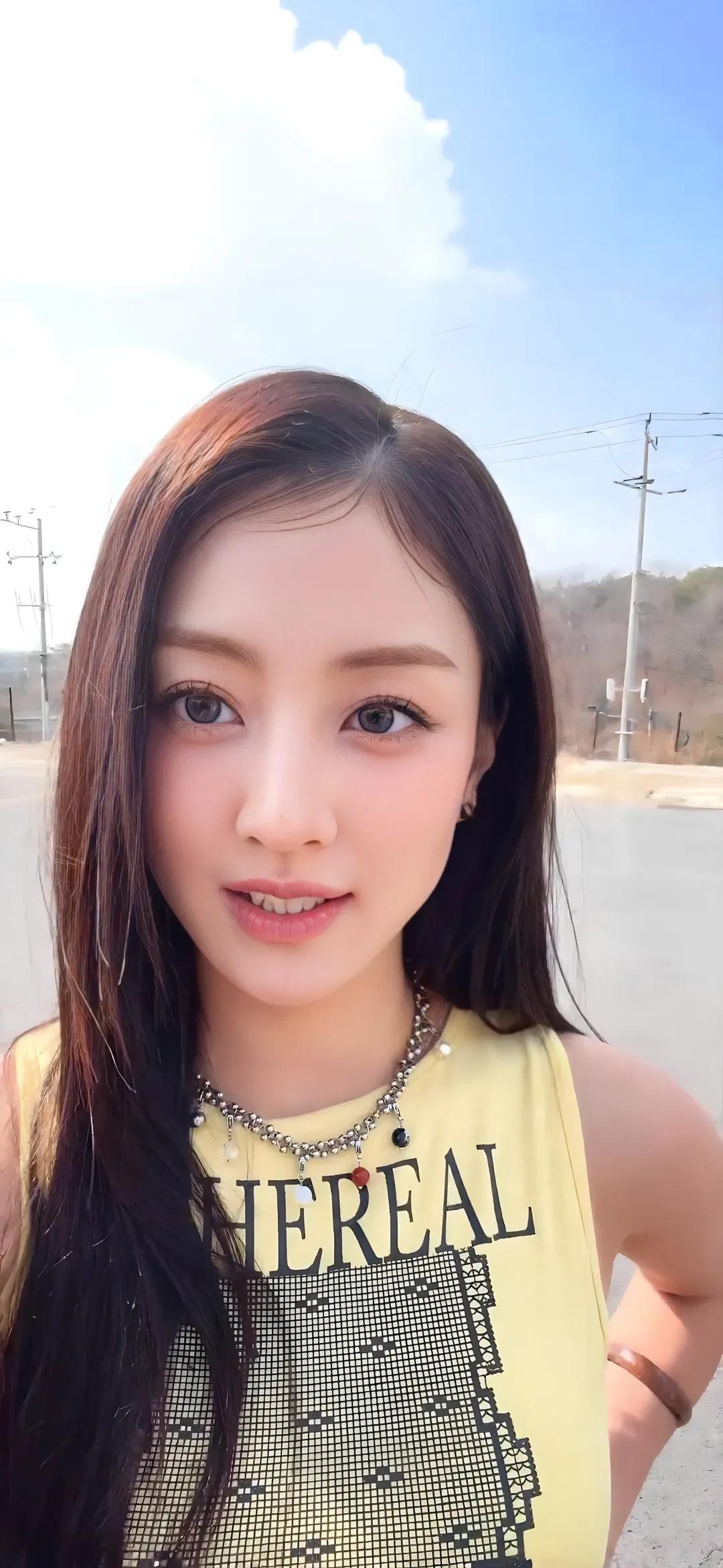 A moment captured by Jihyo (TWICE)'s fan