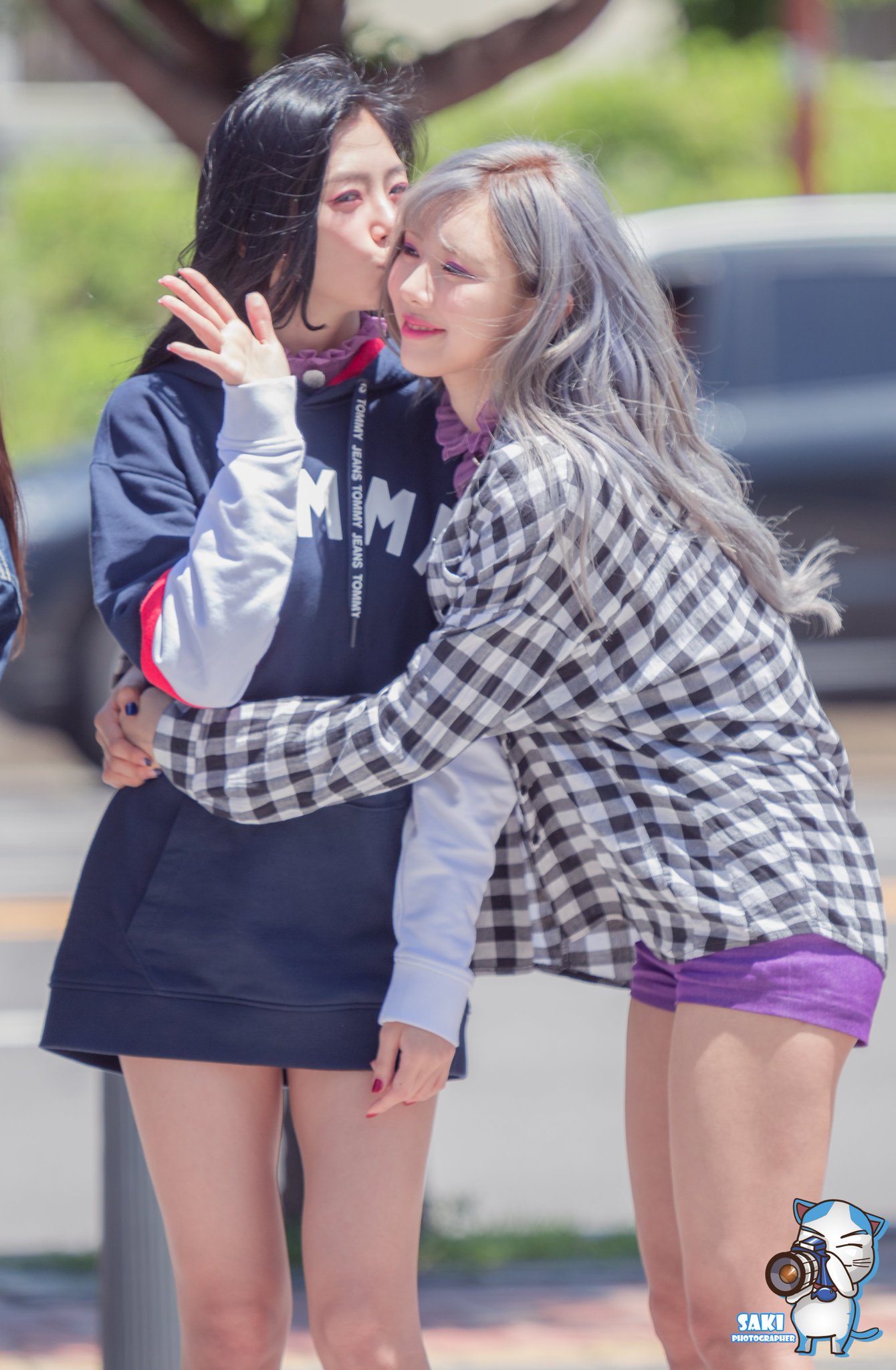 A moment captured by DREAMCATCHER's fan
