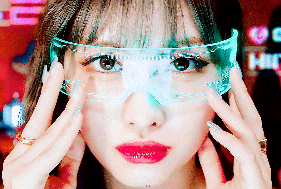 모모 (TWICE)의 최신 사진