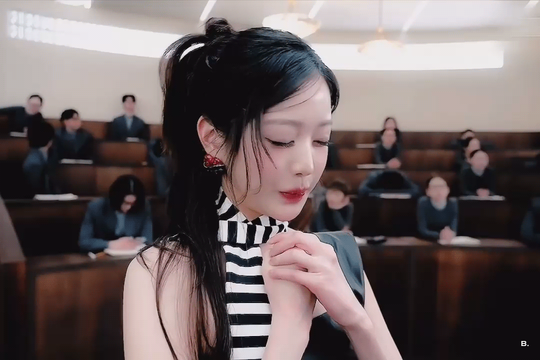 Recent activity shot of Jang Wonyoung (IVE)