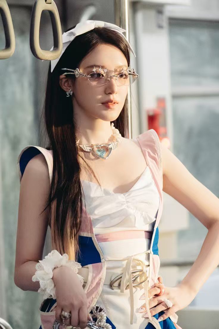Behind-the-scenes cut of Shuhua (i-dle)