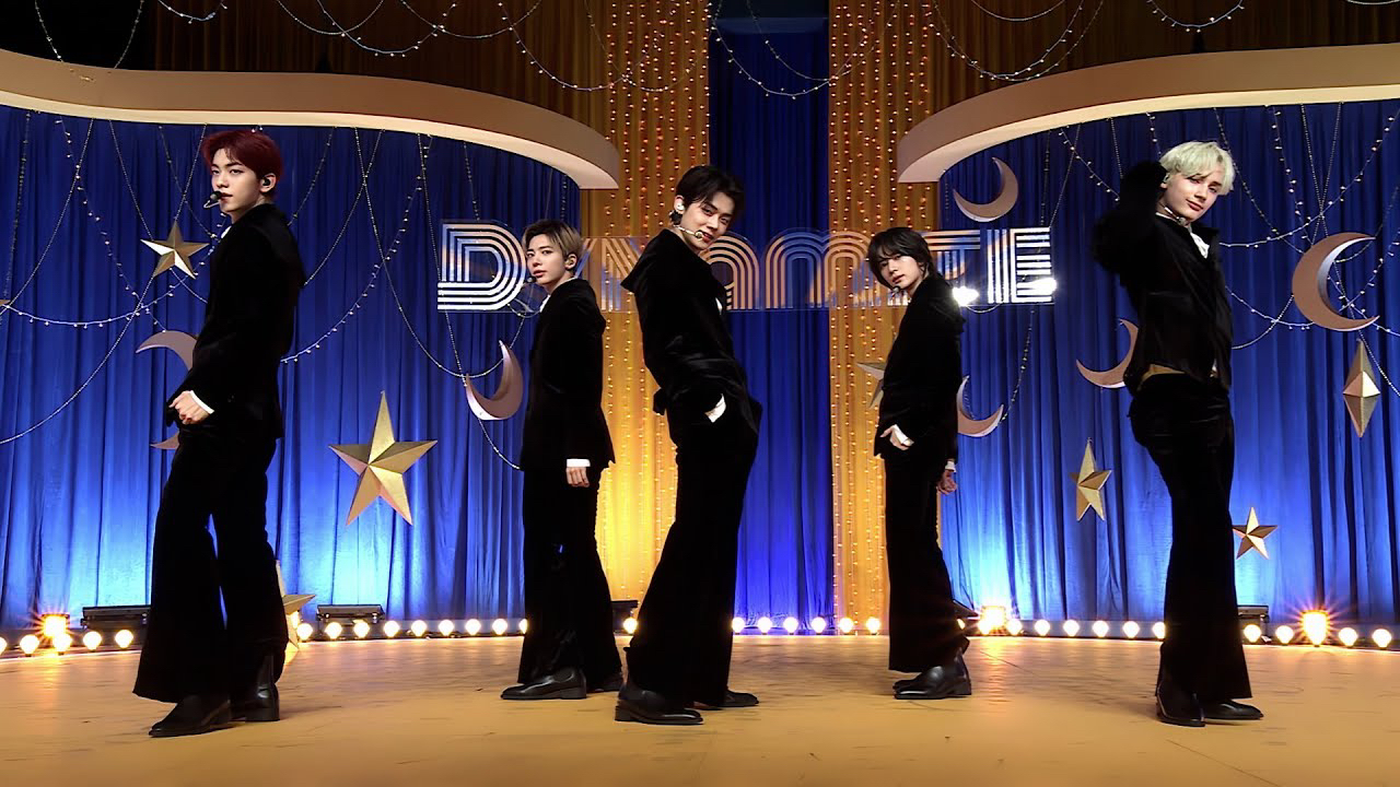 Foto aktivitas terbaru TOMORROW X TOGETHER