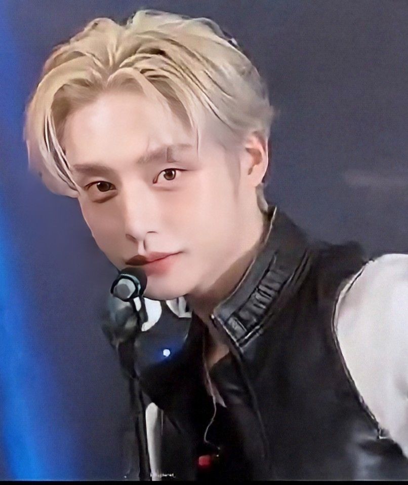 Latest photo of Kim Jiwoong (ZEROBASEONE)