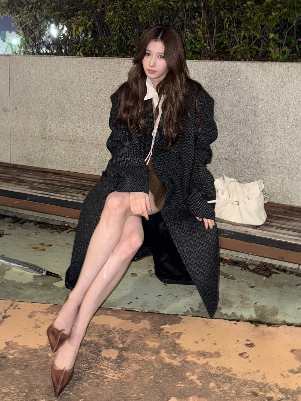 Behind-the-scenes cut of Sana (TWICE)