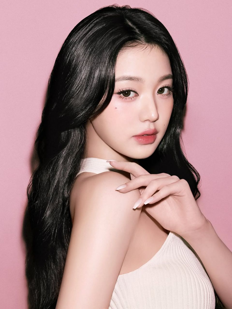 Latest photo of Jang Wonyoung (IVE)
