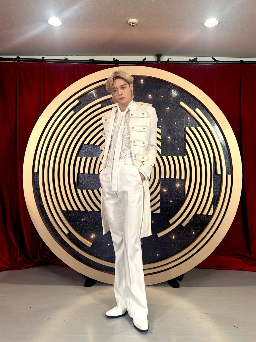 Behind-the-scenes cut of K (&TEAM)