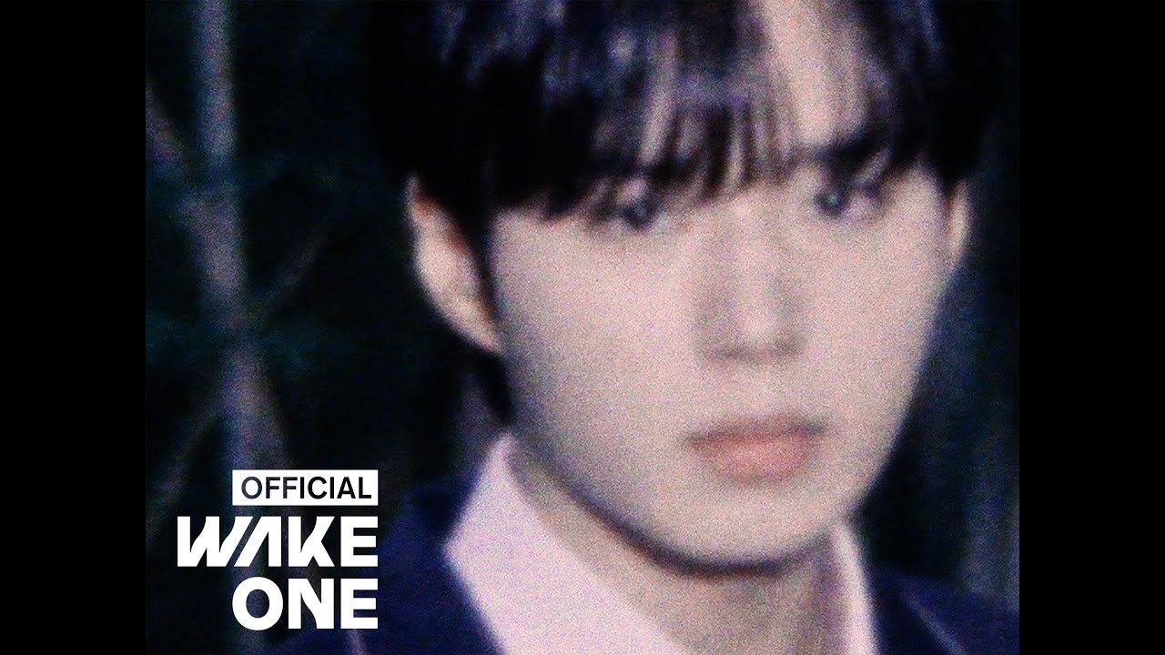 Behind-the-scenes cut of Kim Junseo (ALPHA DRIVE ONE)