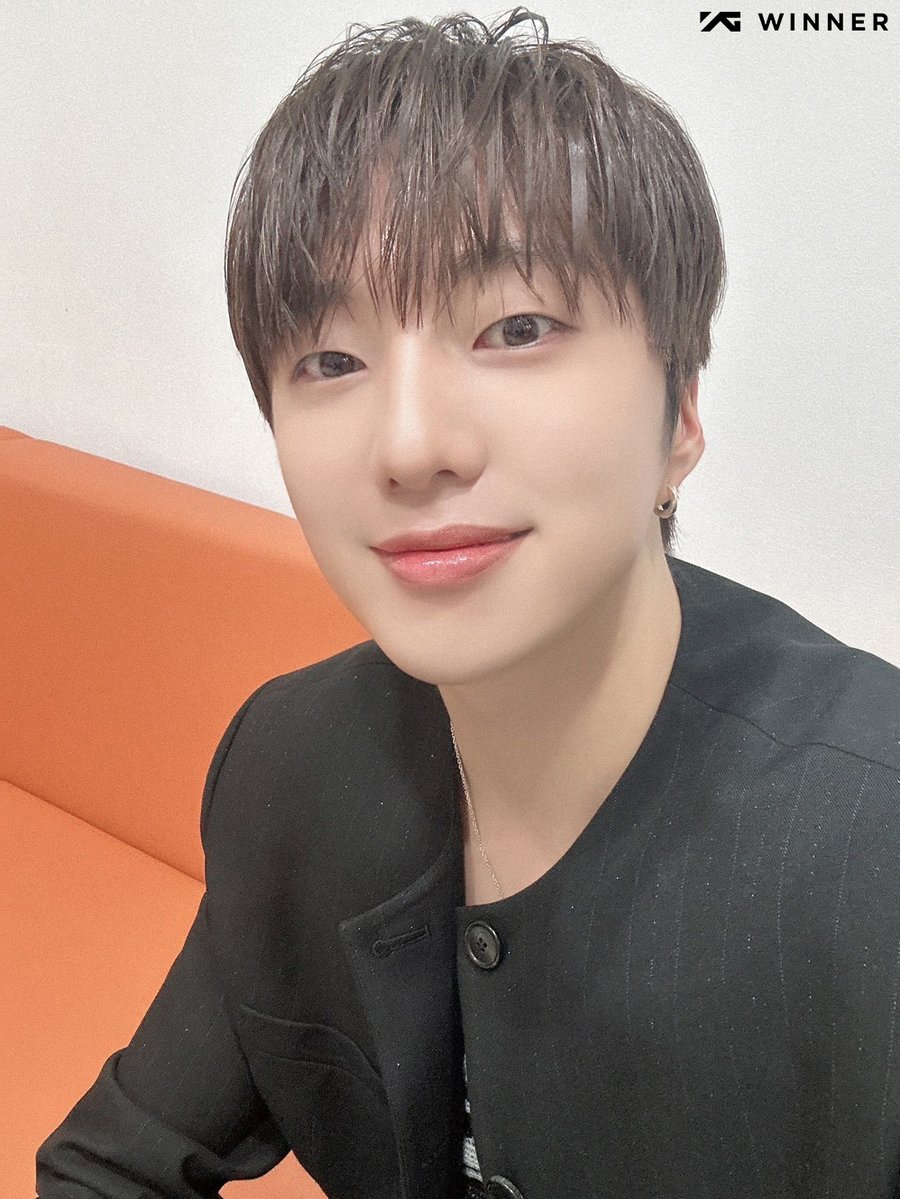 Recent activity shot of Seungyoon (WINNER)