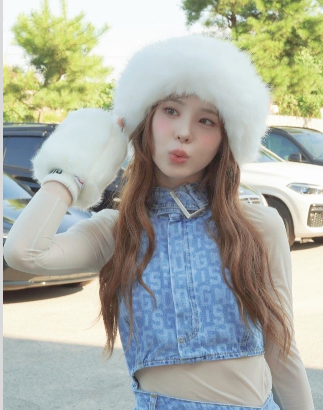 Behind-the-scenes cut of Mako (NiziU)