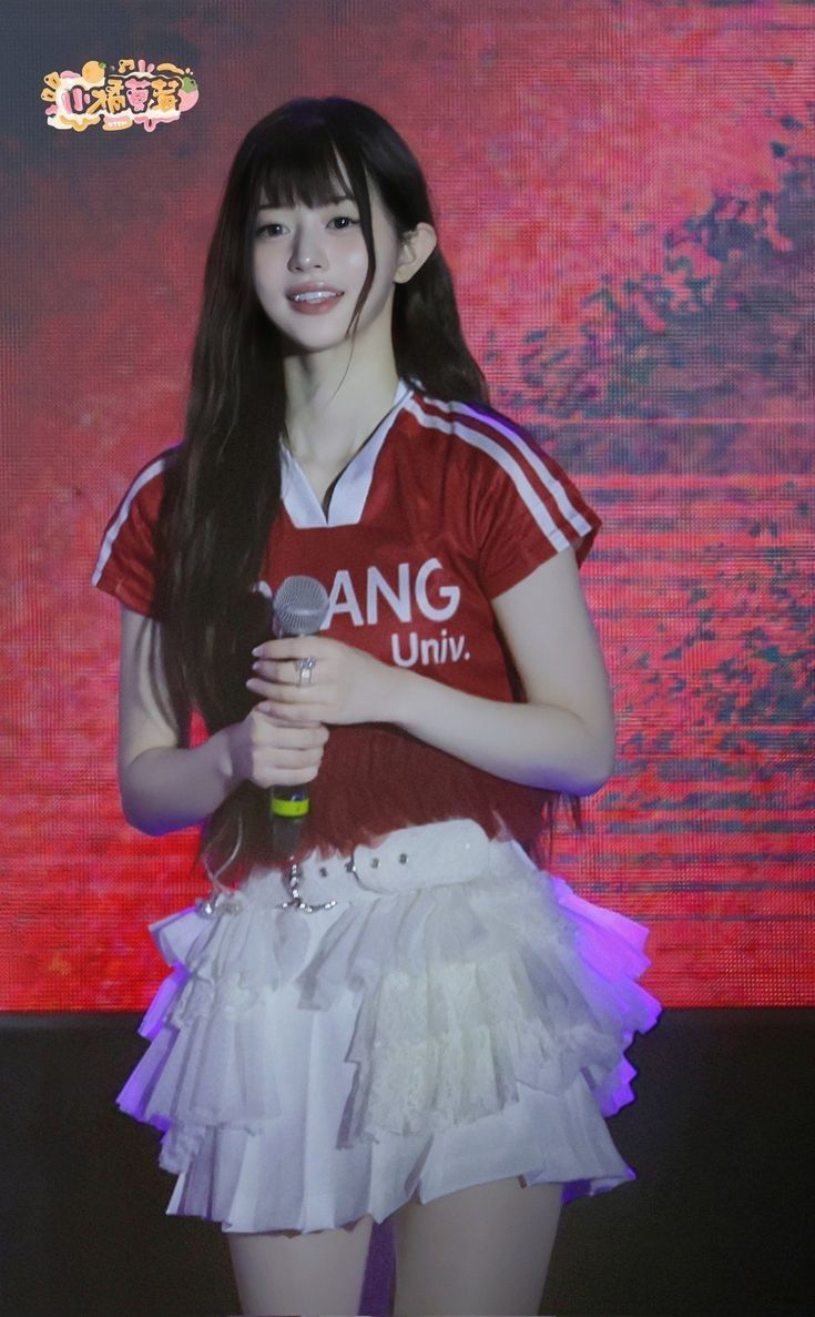 Latest photo of Minju (ILLIT)