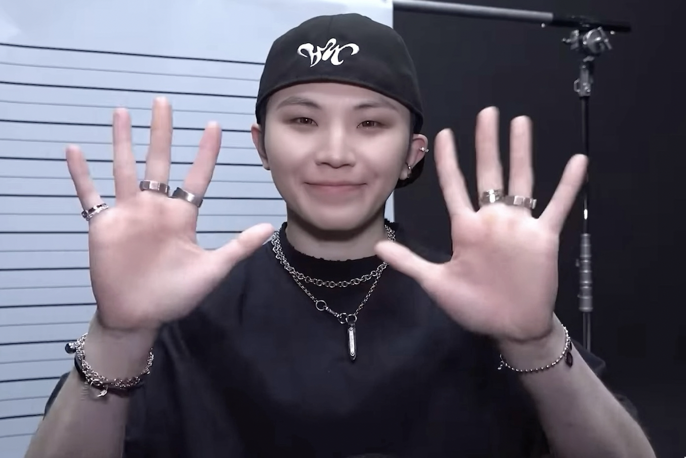 Latest photo of Woozi (SEVENTEEN)