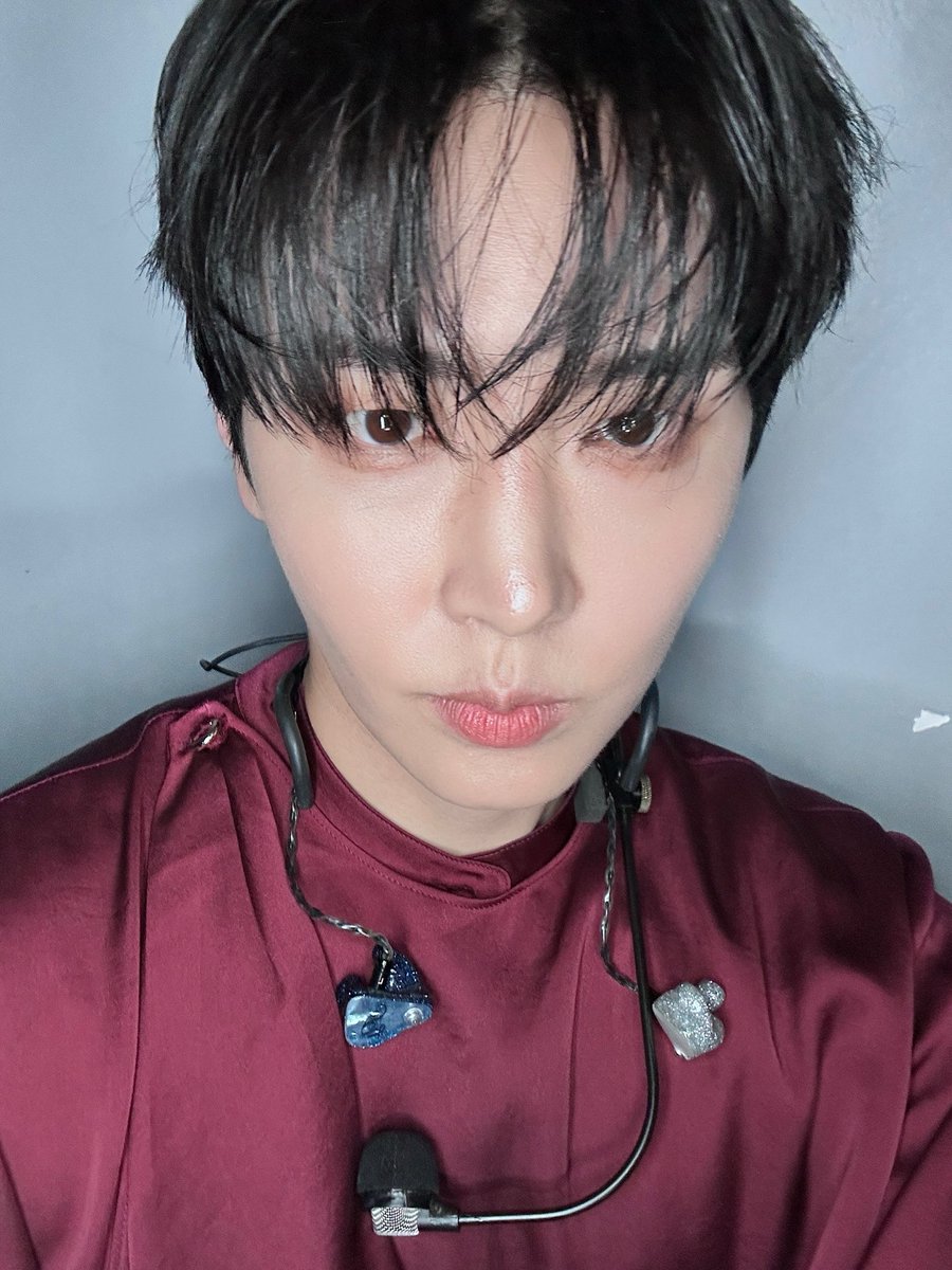 Behind-the-scenes cut of SF9