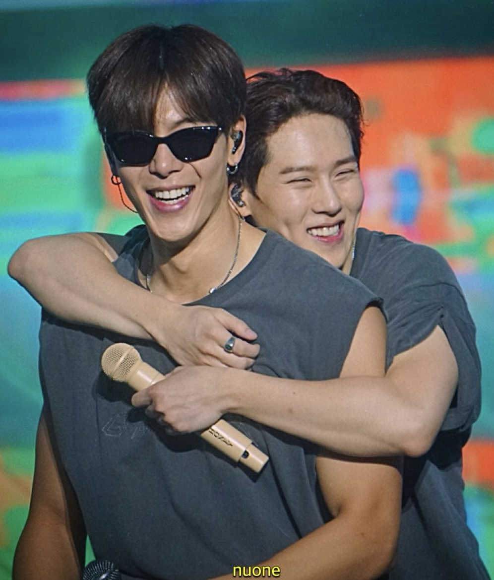 Popular K-POP post loved by fans