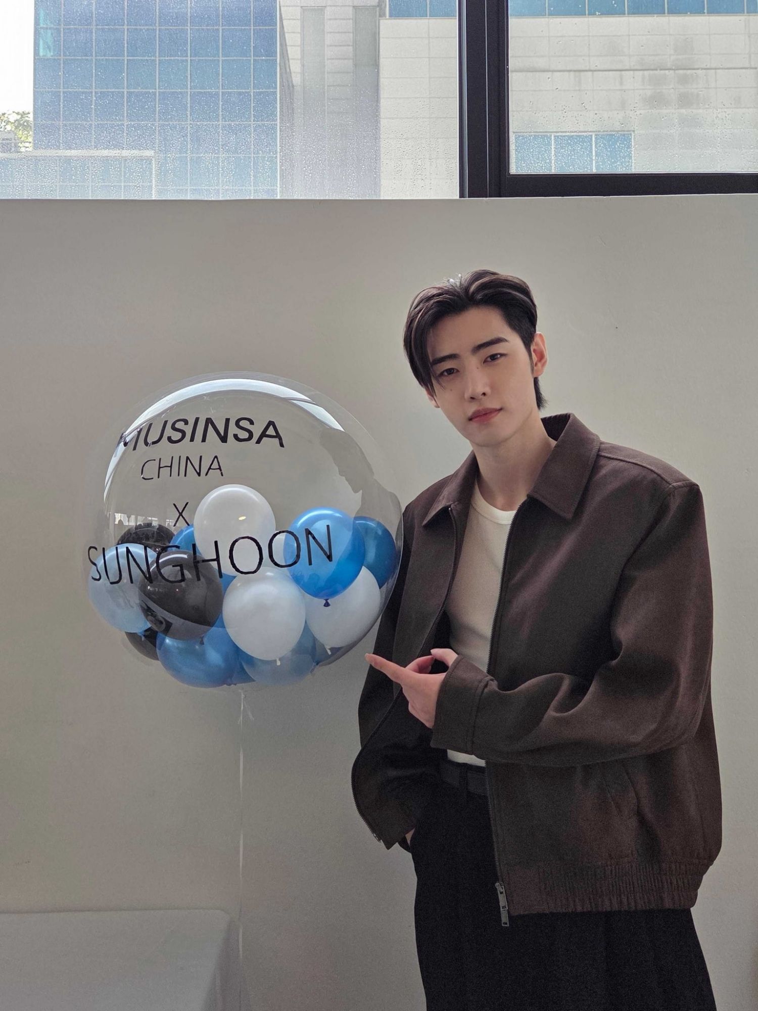 Foto terbaru Sunghoon (ENHYPEN)