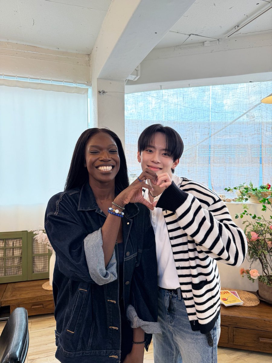 Recent activity shot of VERIVERY