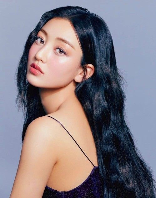 Latest photo of Jihyo (TWICE)