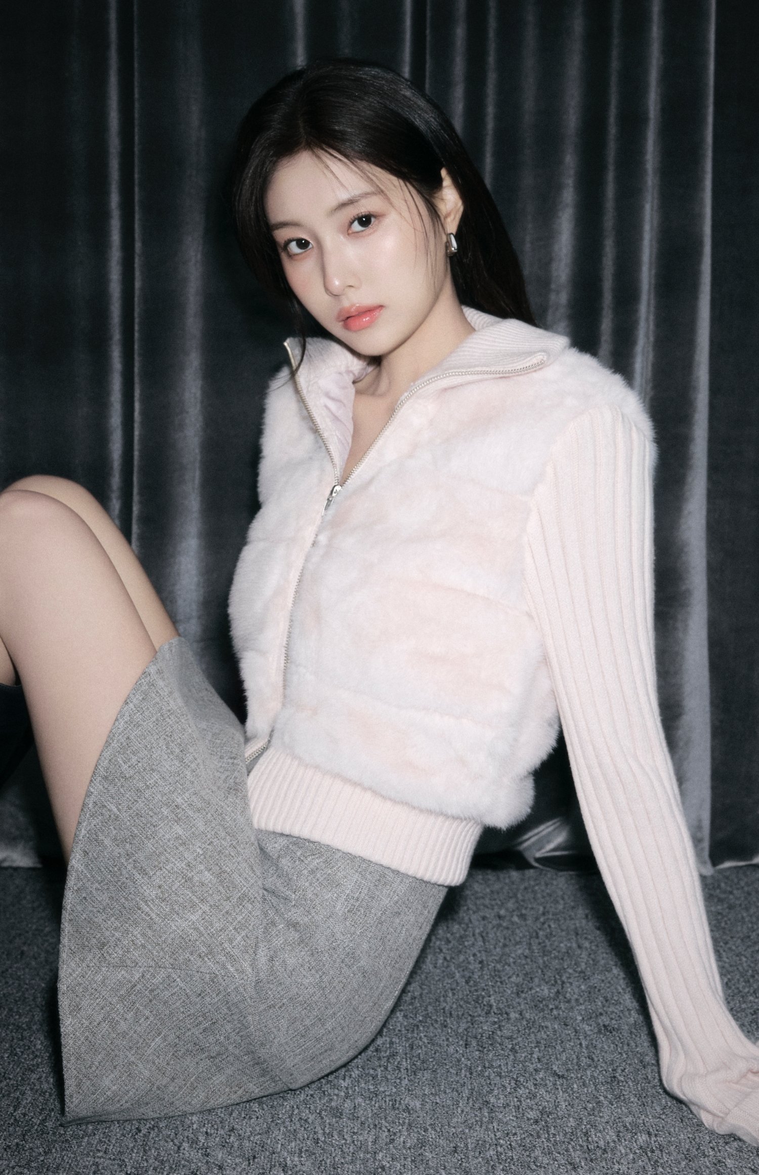 A moment captured by Kang Hyewon's fan