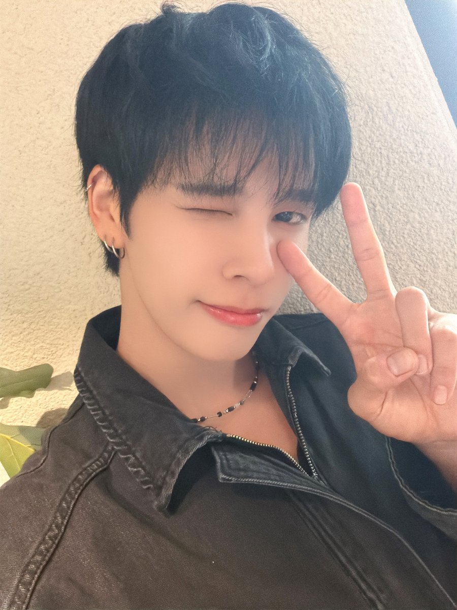 Recent activity shot of CRAVITY