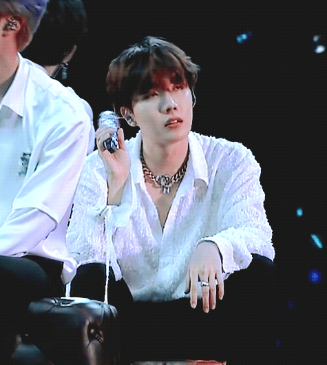 Foto terbaru j-hope (BTS)