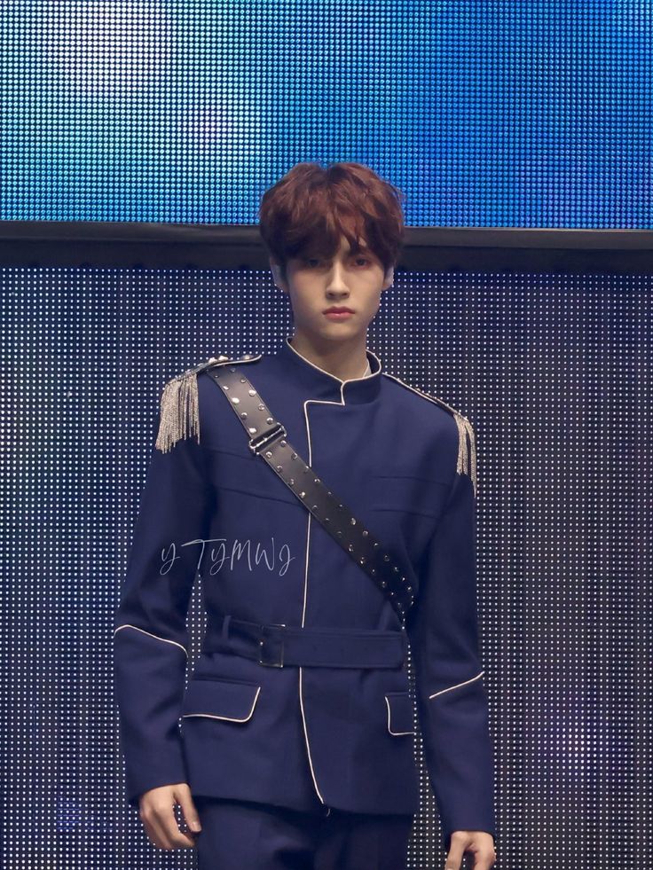 Behind-the-scenes cut of Charlie (SMTR25)