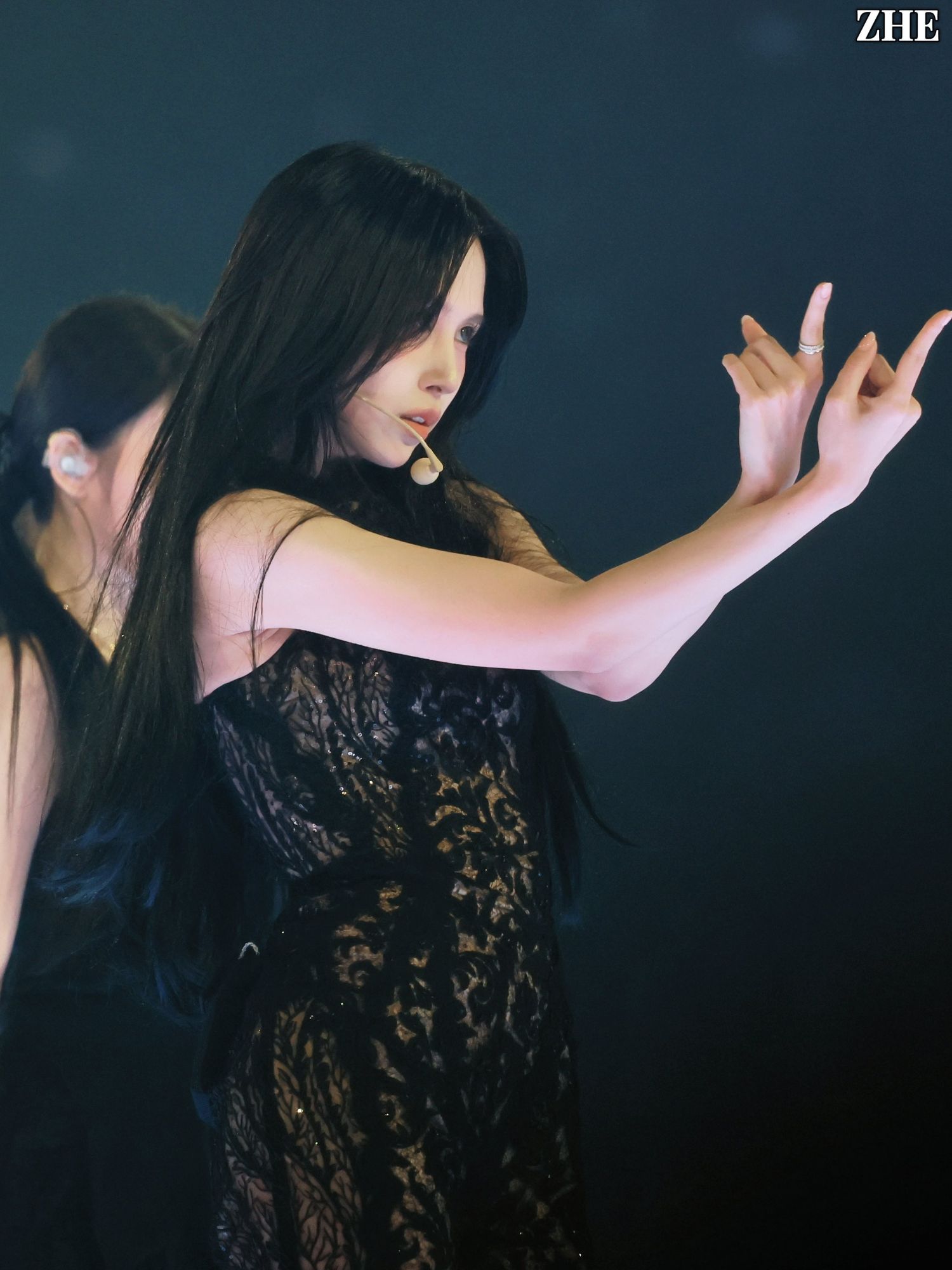 Behind-the-scenes cut of Mina (TWICE)