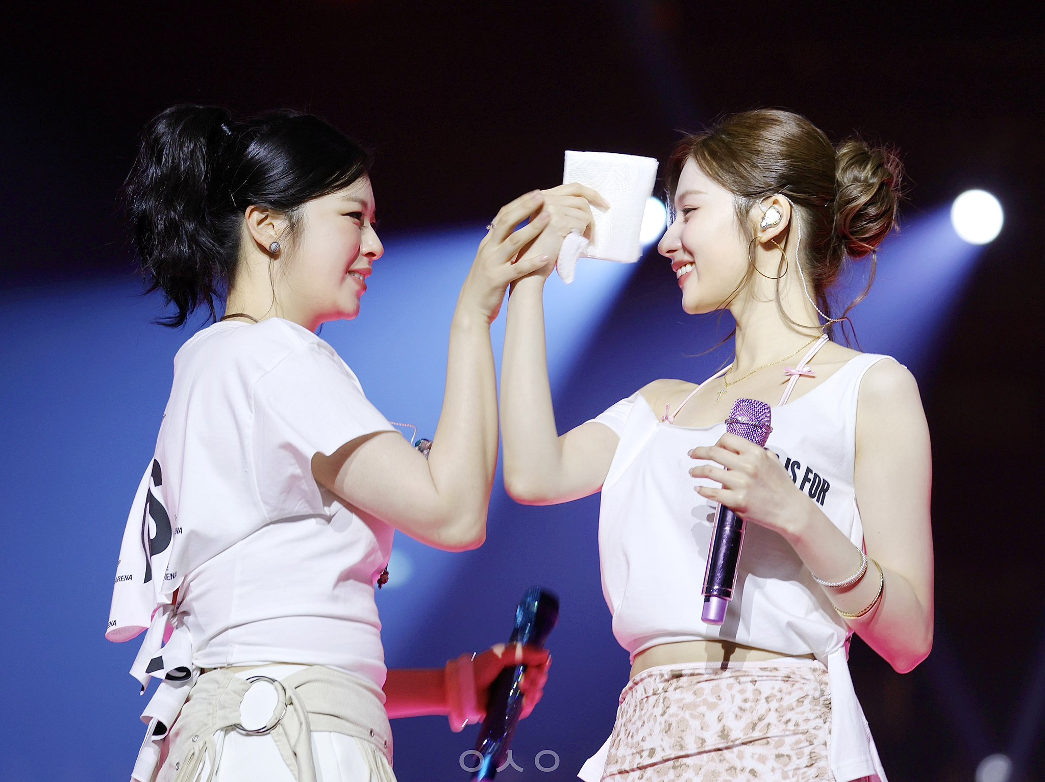 사나 (TWICE) 팬이 찍은 순간